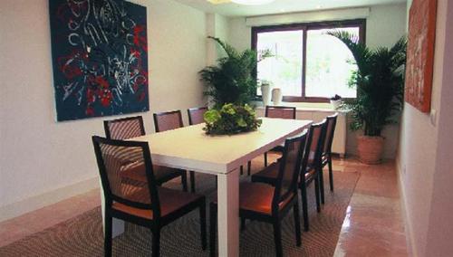 Imagem de fundo do condomínio Condomínio Residencial Bernini - Barra Da Tijuca - Rio De Janeiro - RJ